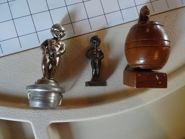 lot 62 image: Original pee boy liquor top dispens...
