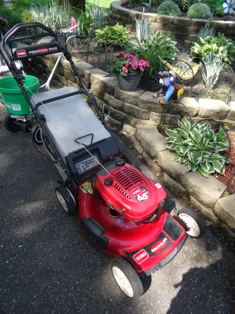 lot 73 image: Toro personal pace self propelled m...
