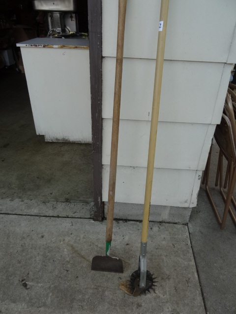 lot 82 image: Lawn edger and metal scraper...
