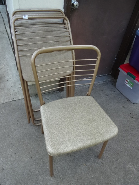 lot 83 image: 4 vintage metal folding chairs...