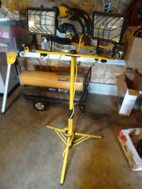 lot 91 image: Halogen double tripod light...