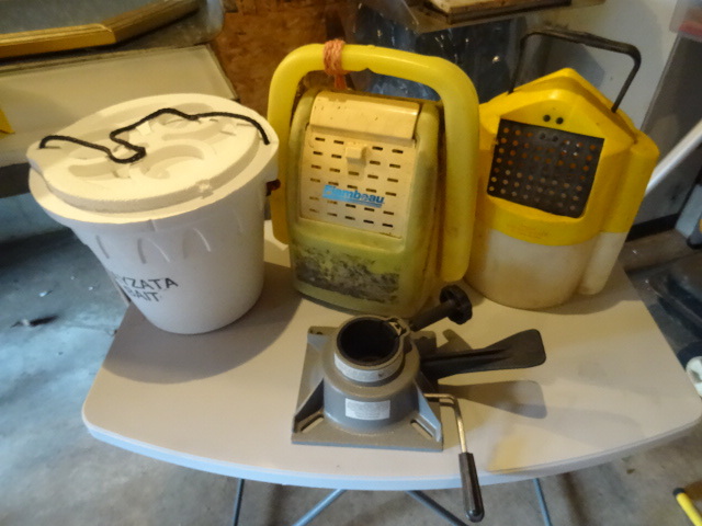 lot 94 image: 3 minnow buckets. Boat seat pedesta...
