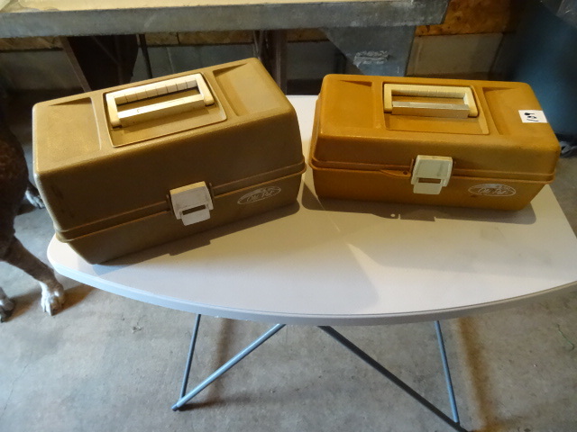 lot 109 image: 2 old pal kids tackle boxes...