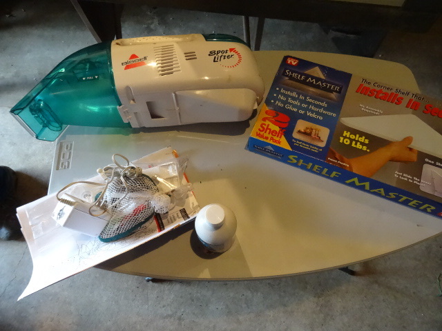 lot 119 image: Shelf master kit. Bissell spot lift...