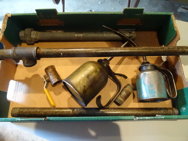 lot 126 image: Misc oil cans and pipe...