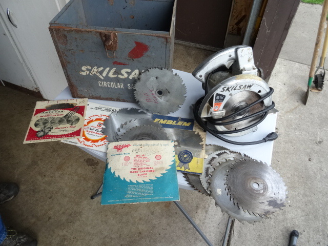 lot 137 image: Skil saw circular saw. 6 12...