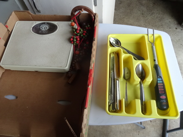 lot 180 image: Bathroom scale. Wind chime. Misc si...