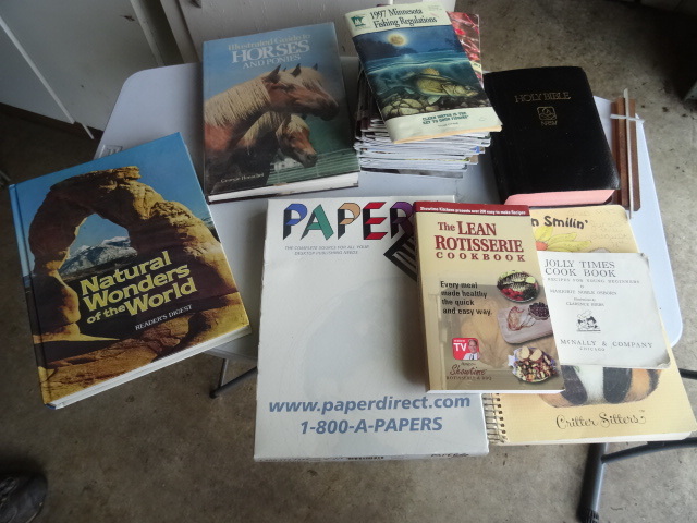 lot 182 image: Misc books and magazines. Vintage a...