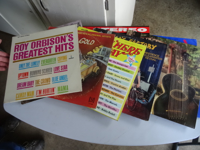 lot 190 image: Misc vintage records...