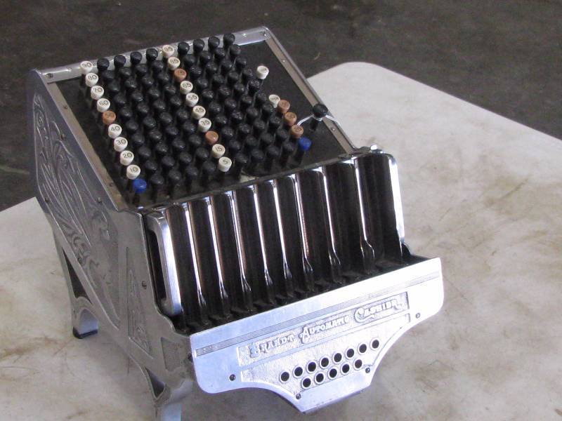 lot 20 image: Vintage Brandt Automatic Cashier
