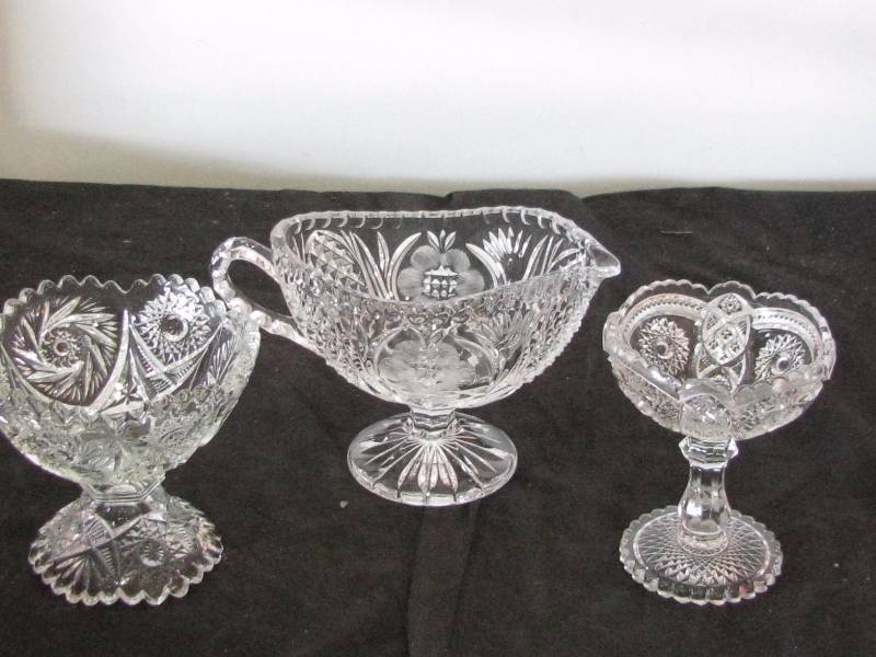 lot 54 image: Vintage Pressed Glass