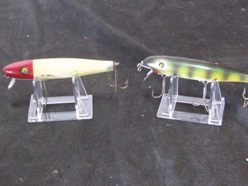 lot 88 image: Paw Paw Wooden Lures
