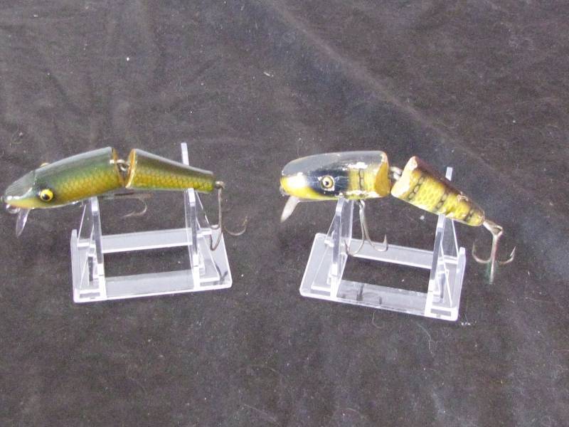 lot 92 image: Paw Paw Wooden Lures
