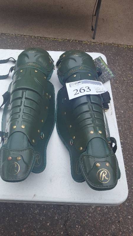 lot 263 image: Rawlings Double Knee Pad Catcher Shin Guards