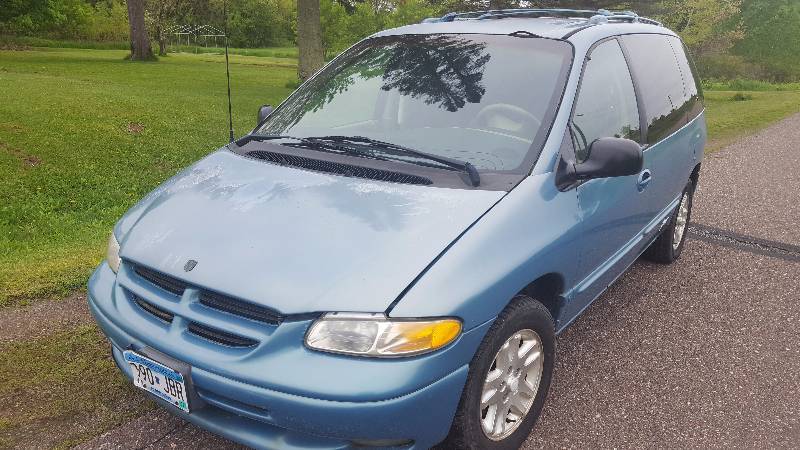 lot 160 image: 1996 Dodge Caravan Mini Van