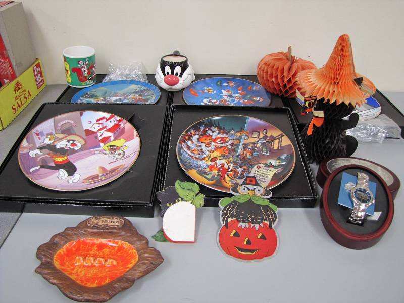 CFWarner Brothers items