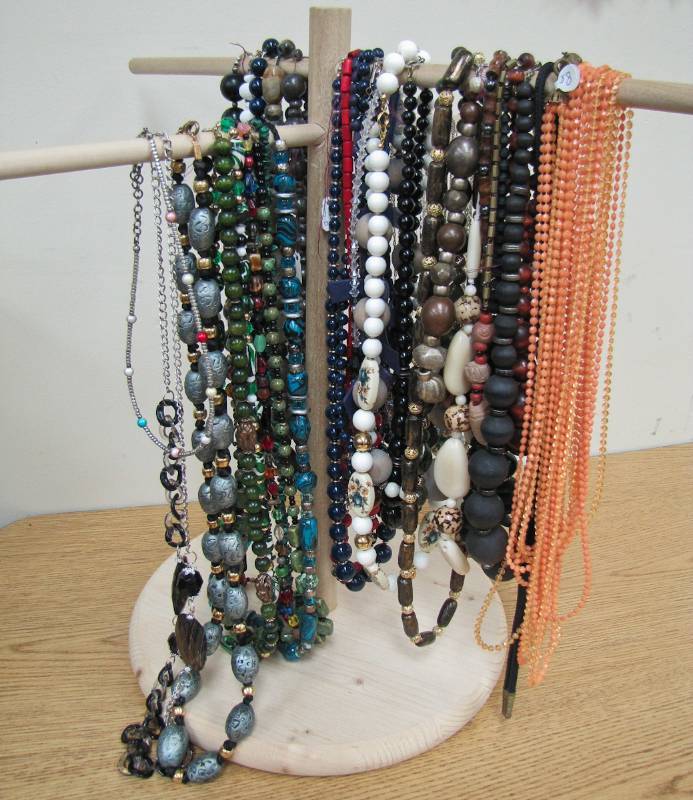 Jewelry lot please see Photos