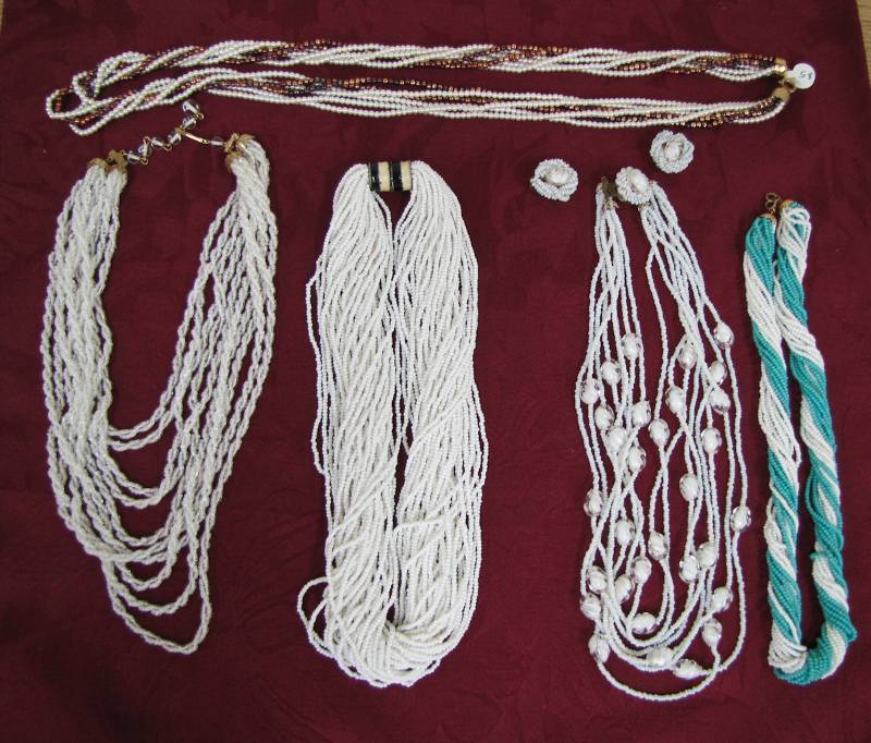 Jewelry lot please see Photos
