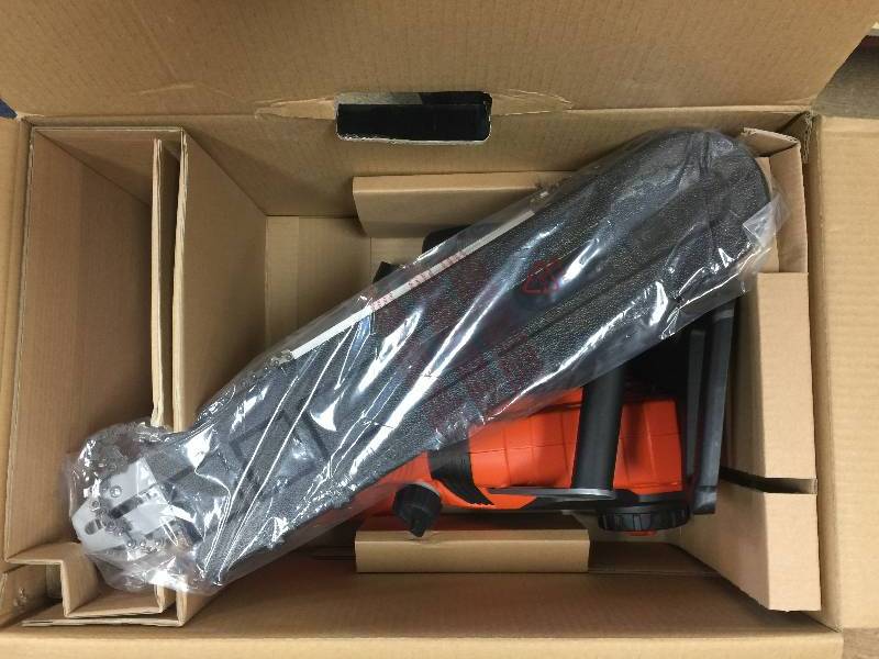 lot 55 image: BLACKDECKER 18 in. 15 Amp Electric Chainsaw in like New Working conditions