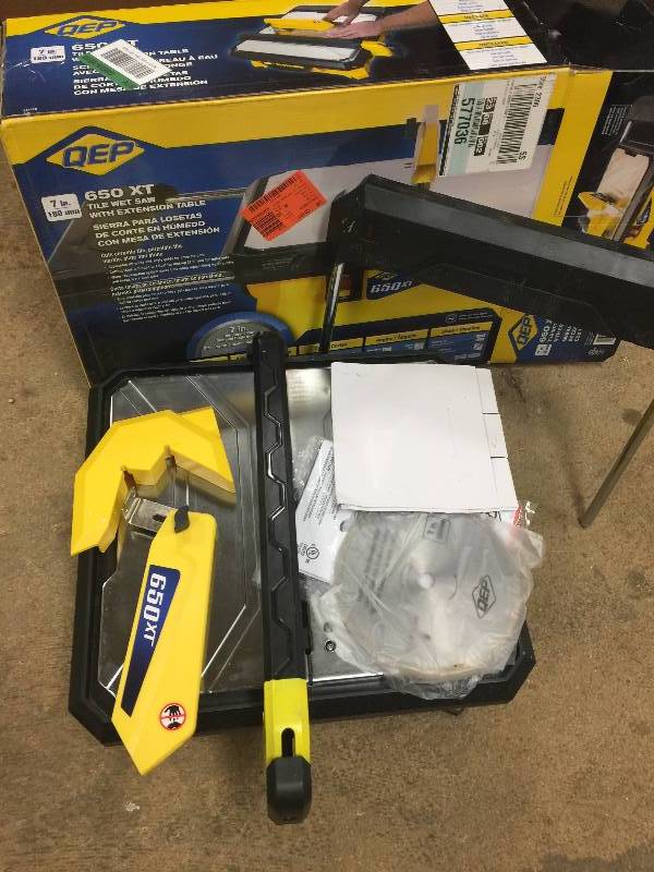 lot 85 image: QEP 34 HP Wet Tile Saw with 7 in. Diamond Blade in like New working conditions
