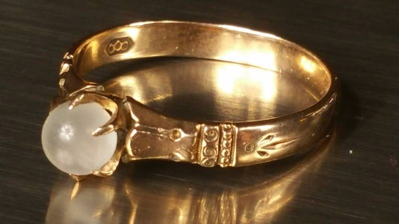 Victorian Moonstone Gold Ring