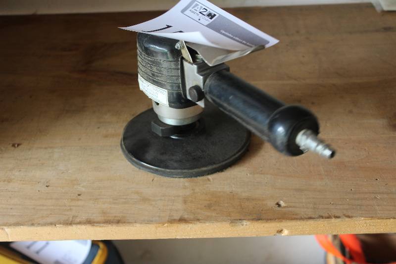 lot 15 image: Powermate Orbital Air Sander