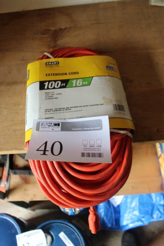lot 40 image: Smart Electrician 100ft. 16G Extension Cord