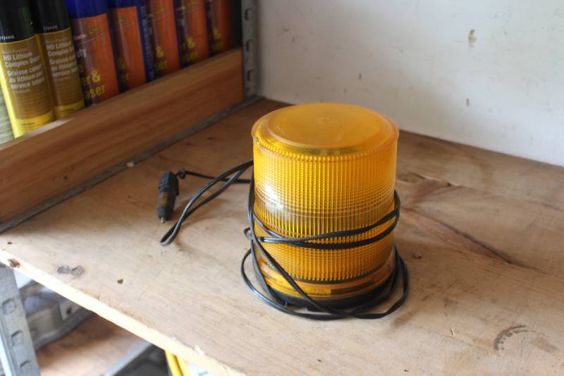 lot 46 image: Whelen 12VDC Series 2012 Warning Beacon