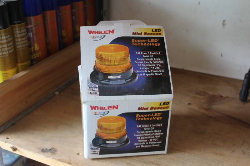 lot 52 image: Whelen 12VDC LED Mini Beacon