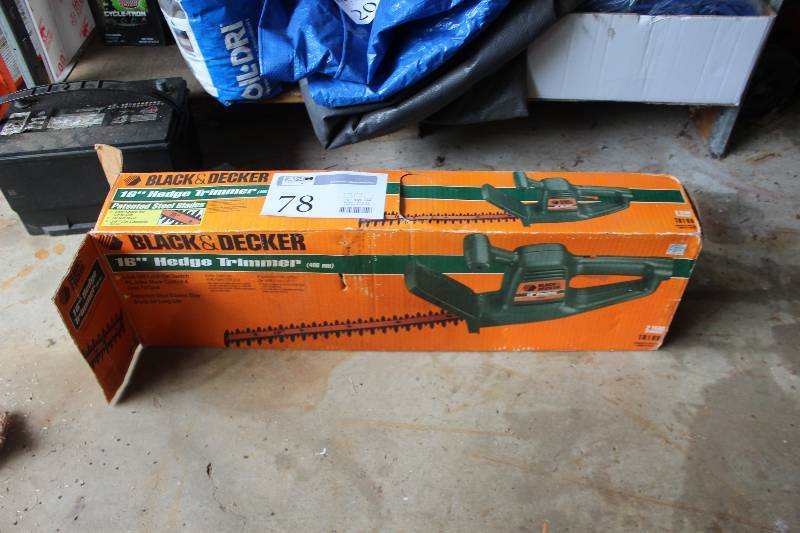 lot 78 image: Black & Decker 16in. Hedge Trimmer