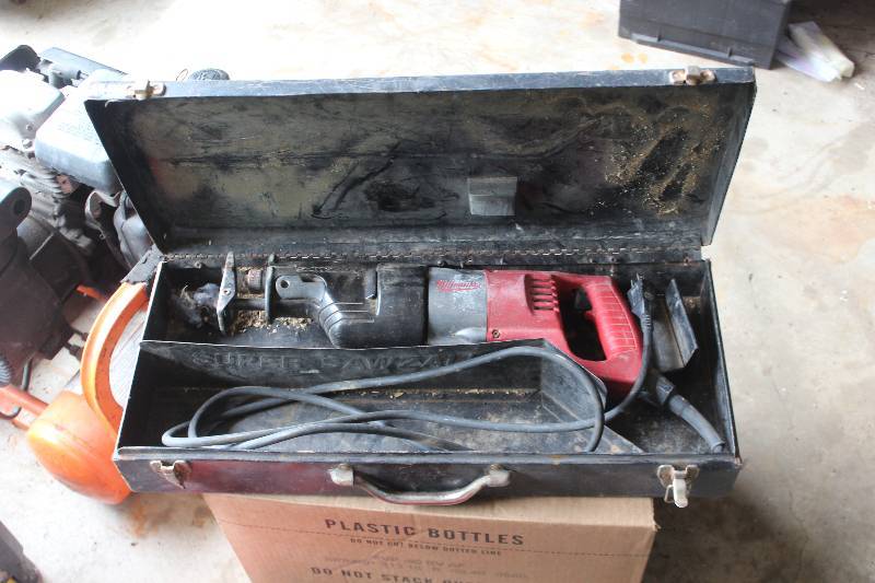 lot 83 image: Milwaukee Sawzall w Case
