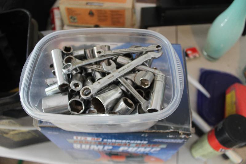 lot 97 image: Sockets, Wrenches