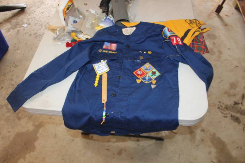 lot 103 image: Cub Scout Uniform