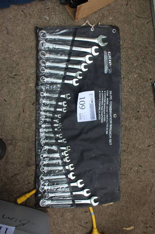lot 109 image: 24-Piece Chrome Vanadium Combination Wrench Set