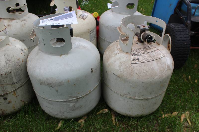 lot 152 image: Lot of (2) Propane Tanks