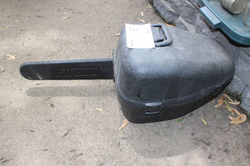 lot 3 image: Craftsman 18in. 42cc Gas Powered Chain Saw w Case