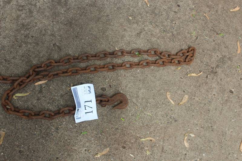 lot 171 image: 16.5ft. Chain w 2 Hooks