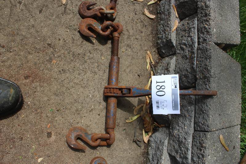 lot 180 image: Overhead Pull Bar