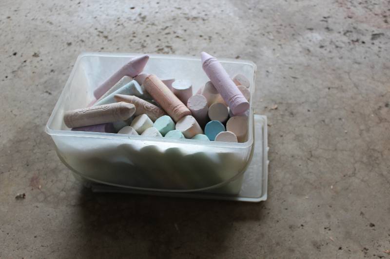lot 202 image: Sidewalk Chalk