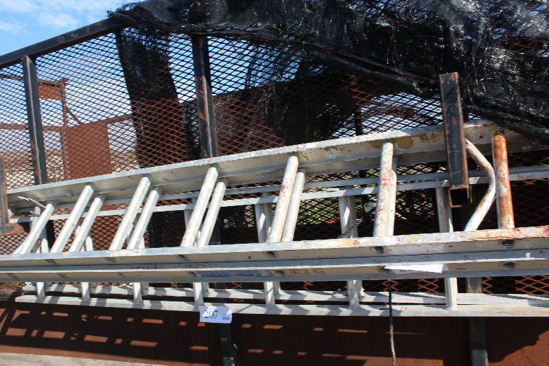 lot 206 image: Sears Medium Duty 16ft. Aluminum Extension Ladder