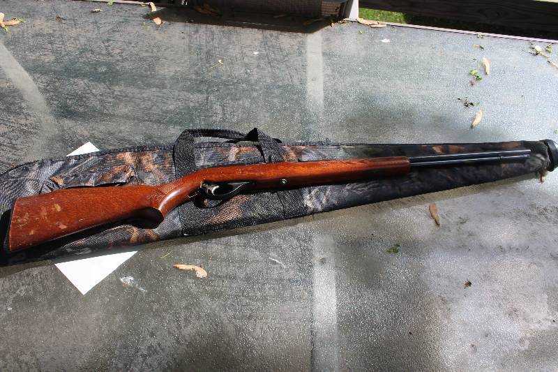 lot 5 image: Glenfield Model 60, .22LR only, Semi Automatic, Rifle