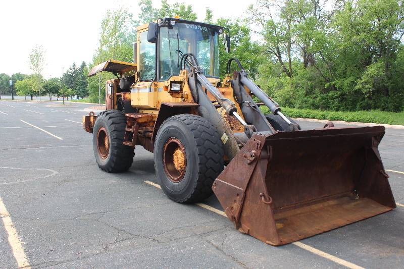 1990 Volvo L90 Front End Loader