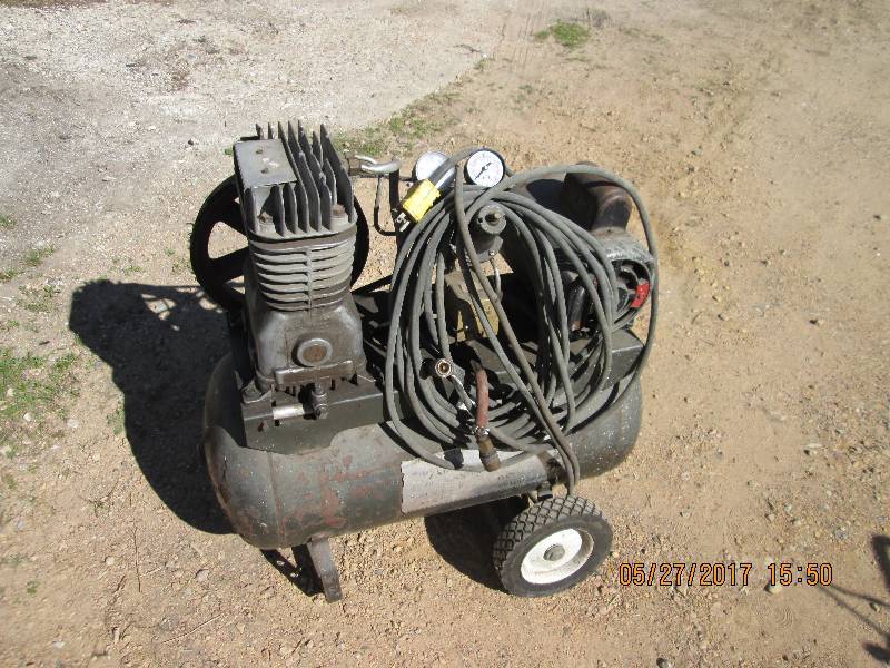 Air Compressor, works, belt is worn...