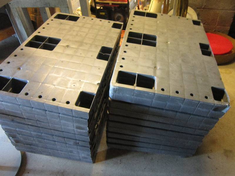 Lot of plastic pallets, 2 x 3.5 20...