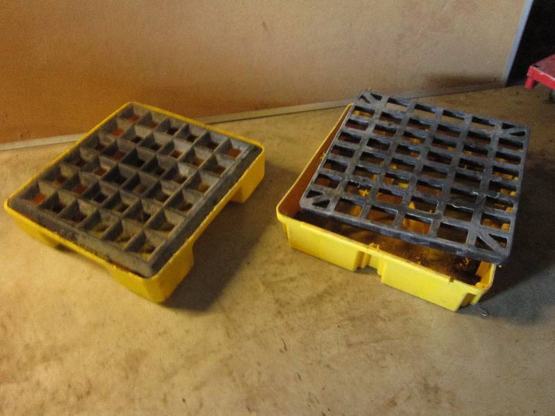2 Barrel drip catchers...
