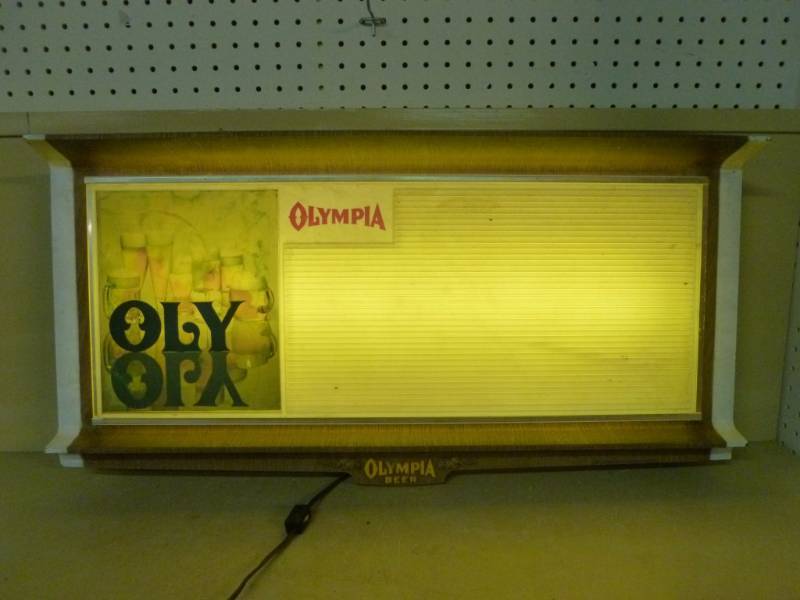 lot 12 image: Vintage Olympia Beer