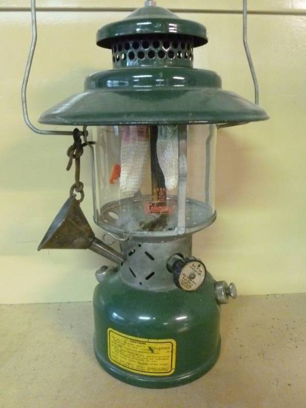 lot 24 image: Vintage Coleman Lantern