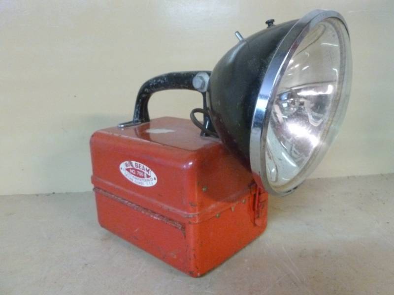 lot 25 image: Vintage Light