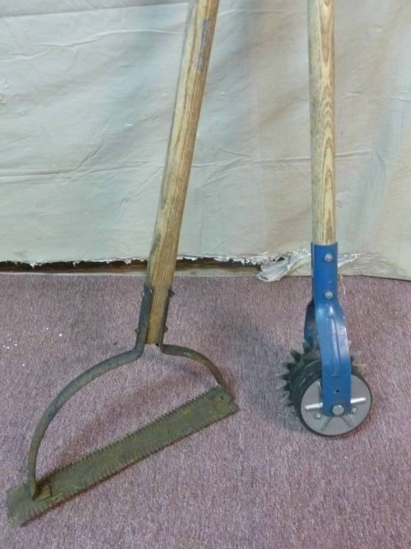 lot 27 image: Vintage Yard Tool