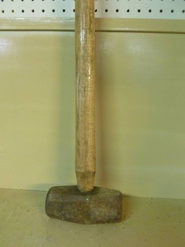 lot 28 image: Sledge Hammer